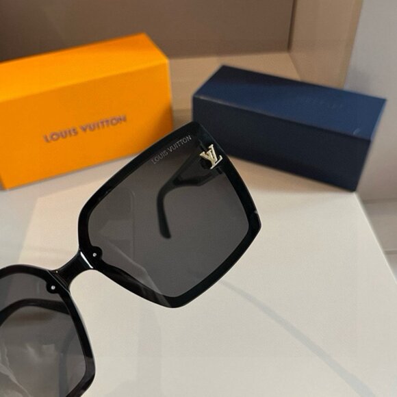 Louis Vuitton Women's Black Sunglasses - Picture 7 of 7